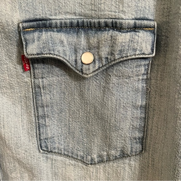 Levi  Men’s Denim Western Pearl Snap Button Down Long Sleeve Shirt - Picture 5 of 12